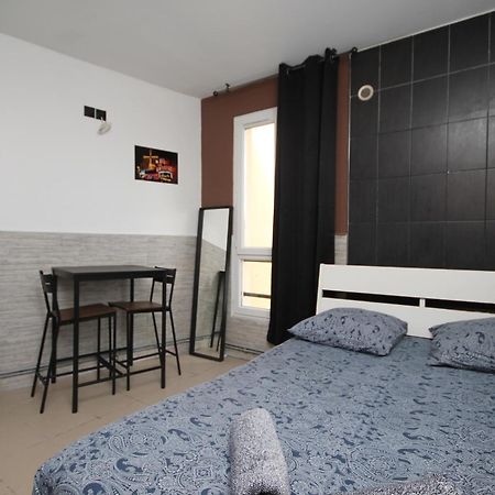 04 - Chambre Avec Lit Double Proche Paris Et Transports Wifi Saint-Denis  Bagian luar foto